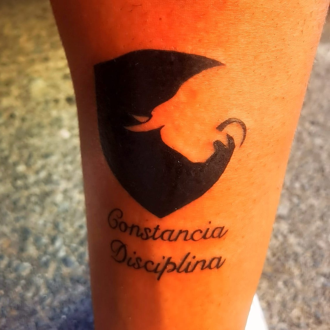 Alumno de Daxlovers con el logo tatuado 3